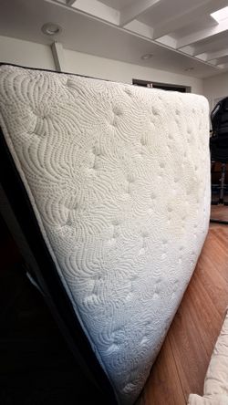 Spring Air Queen Mattress