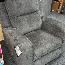 Ashley Rocker Recliner *NEW*