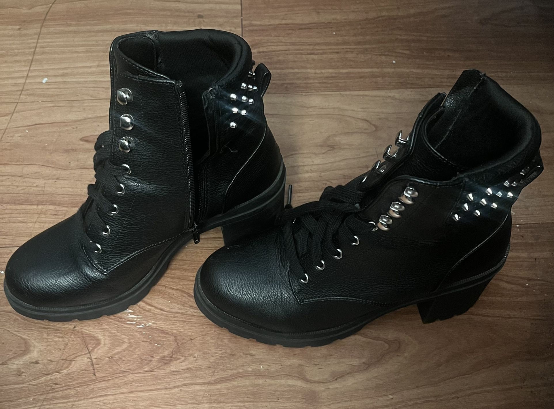 Size 9 NoBo Boots New
