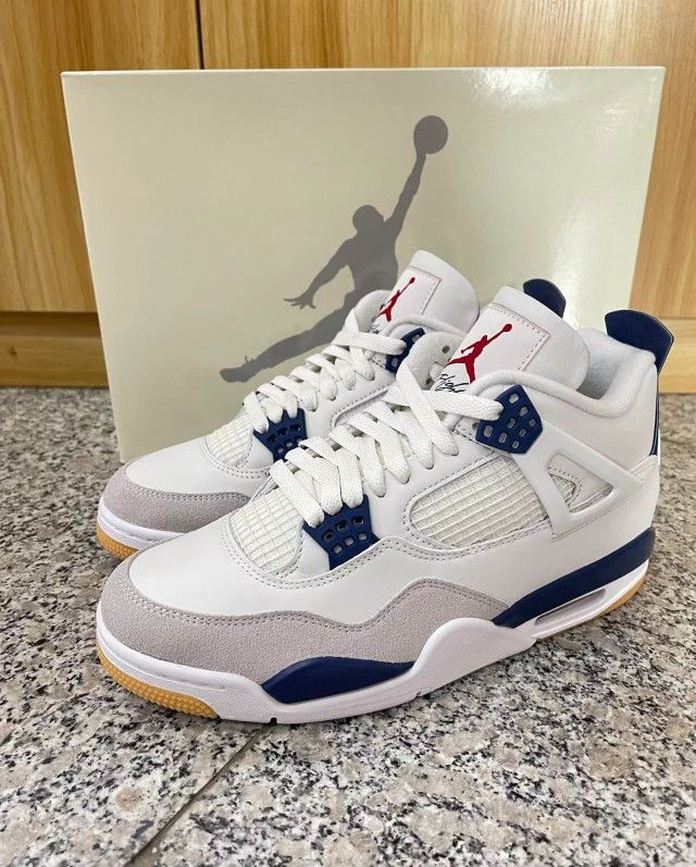 Nike SB x Jordan Air Jordan 4 “Navy” Fabric Artificial Leather Co-branded Abrasion-resistant High-top Retro Basketball Shoes Men's and Women's White a