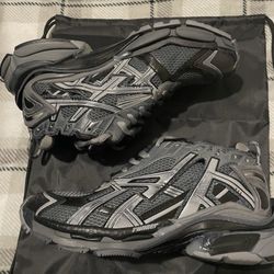 Grey Balenciaga Runner Size 42