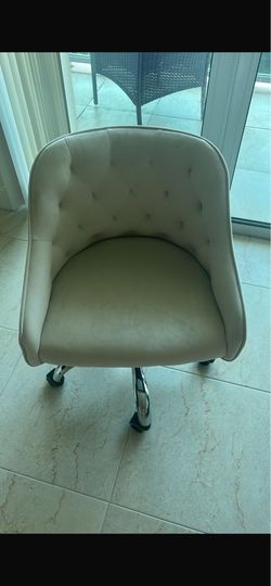 Vanity/desk chair