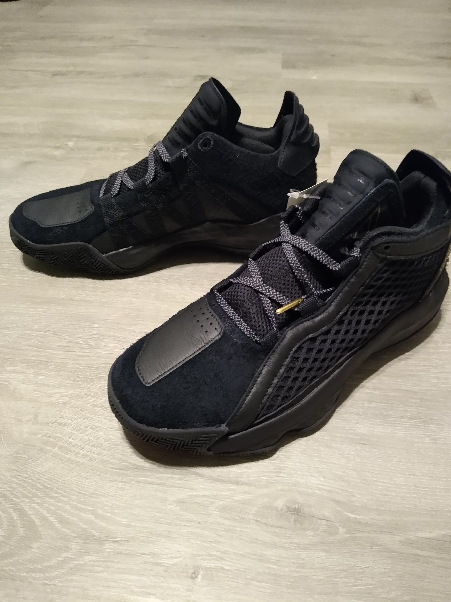Adidas Dame 6