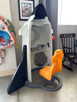 Little Tikes Adventure Rocket Spaceship