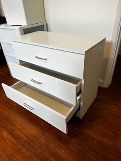 Mini dresser (fits in closet )