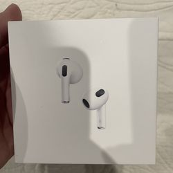 Apple AirPods (3rd Generation) Wireless Ear Buds, Bluetooth Headphones, Personalized Spatial Audio, Sweat and Water Resistant, Lightning Charging Case