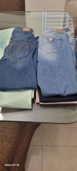Pantalones guess  esprex  y levis de mujer