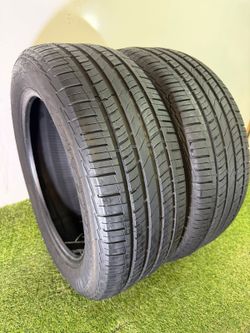 V114  225 55 18 98H  Mastercraft  Stratus AS  2 Used Tires 70% Life 