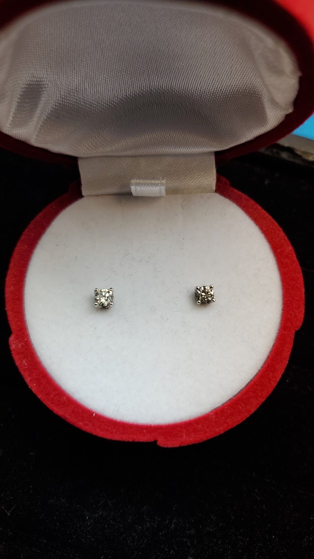 1/2 carat diamond earings 14k white gold