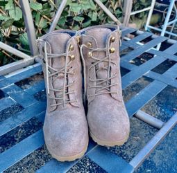 Tan Faux Suede Size 10 Boots
