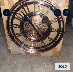 Moving Gear Clock
