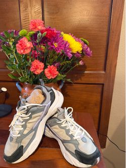 Women’s shoes