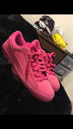 Pink pumas size 6.5y