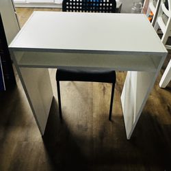 Small desk