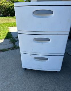 3 drawer Chest
