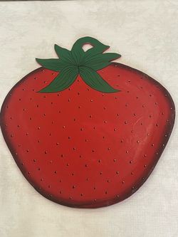 Wood-like strawberry shaped serving platter. 16”x 14.5”.  Or hang on the wall.