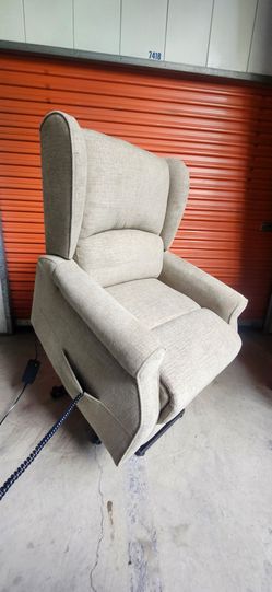HL Home Furnishings Lift Assist Recliner Chair FREE DELIVERY