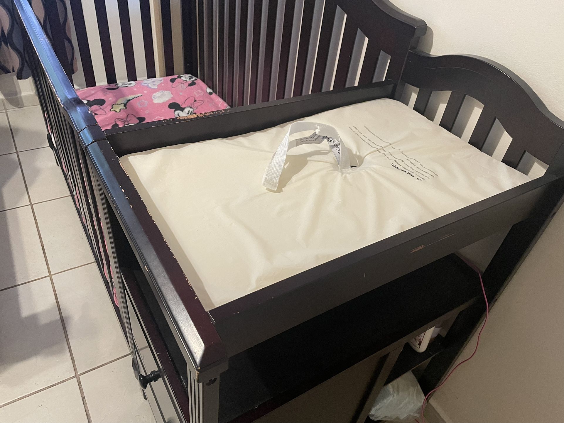 Graco Solano Baby Crib Solano In Convertible Crib Graco Solano 4-in-1 Crib  Changer Designer