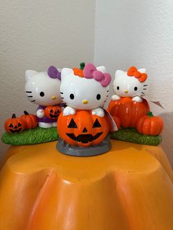 HELLO KITTY PUMPKIN STATUE BUNDLE
