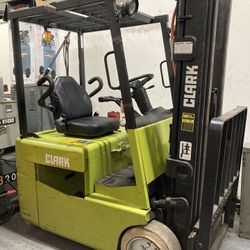 Clark ELECTRIC Forklift 3000 LB 3 Wheel ONLY 500 Hours!