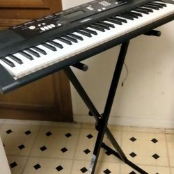 61 Key Casio Piano Keyboard With Stand And Adapter Cord In New Condition 