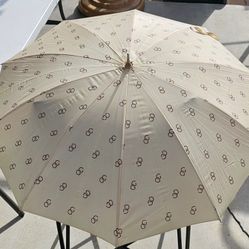 Vintage 1970s Gucci Beige Color Umbrella With Wooden Handle!