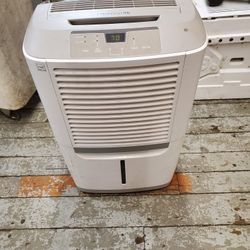 70-Pint Frigidaire Dehumidifier In Excellent Condition 