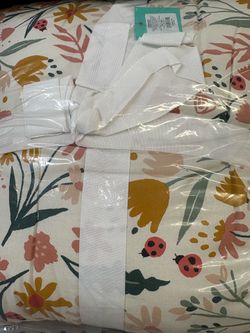 Twin in the garden’s comforter set