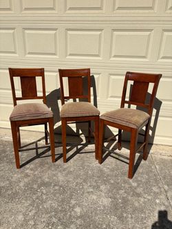 3 Bar Stools