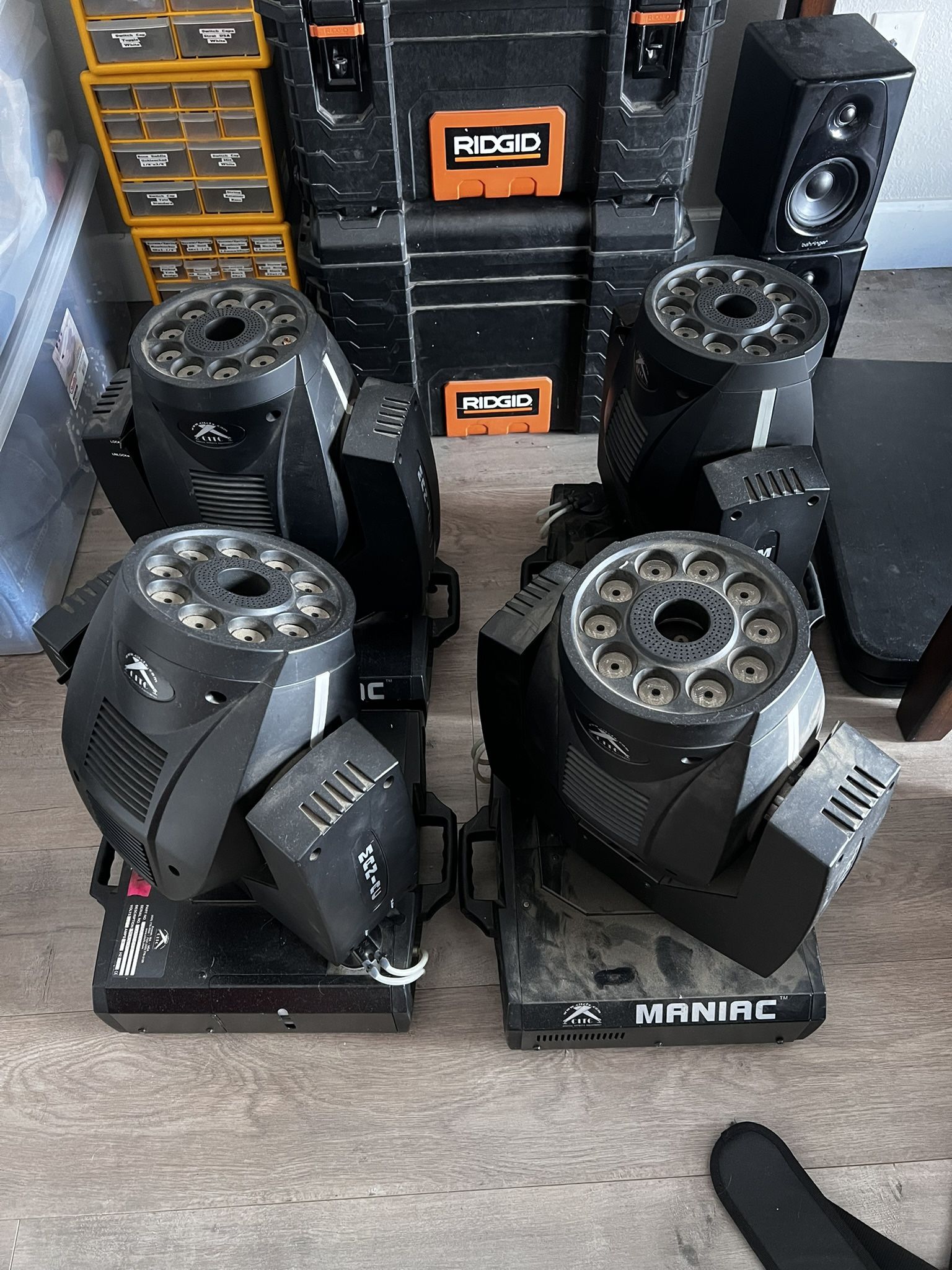 4 DMX MANIAC LIGHTING