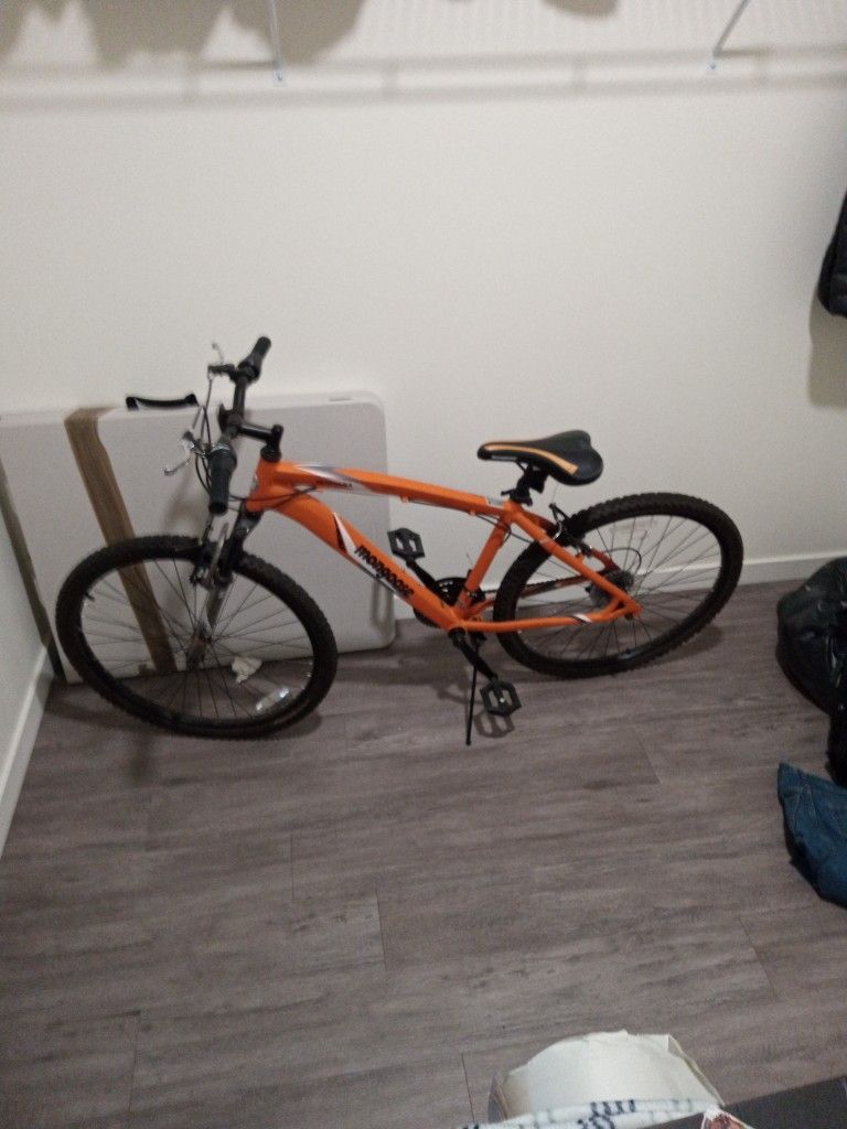 Mongoose Montana Mountain Bike Excellent Condition - Main Image