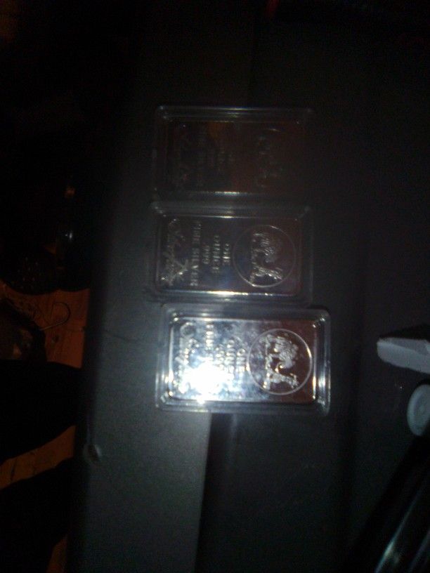 Silver One Ounce .999 Fine Silver Bars... Silver Towns