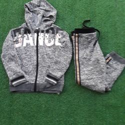 2 Piece Jogging Set.     (  5.00  ) 