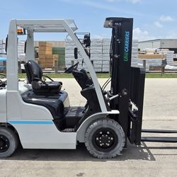 Nissan Unicarrier Forklift 5000 Lbs Capacity Pneumatic Tires 