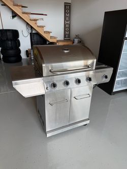 Nexgrill 4 burner with side burner, plus propane tank