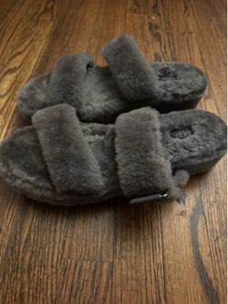 UGG Slides Fuzzy Size 12