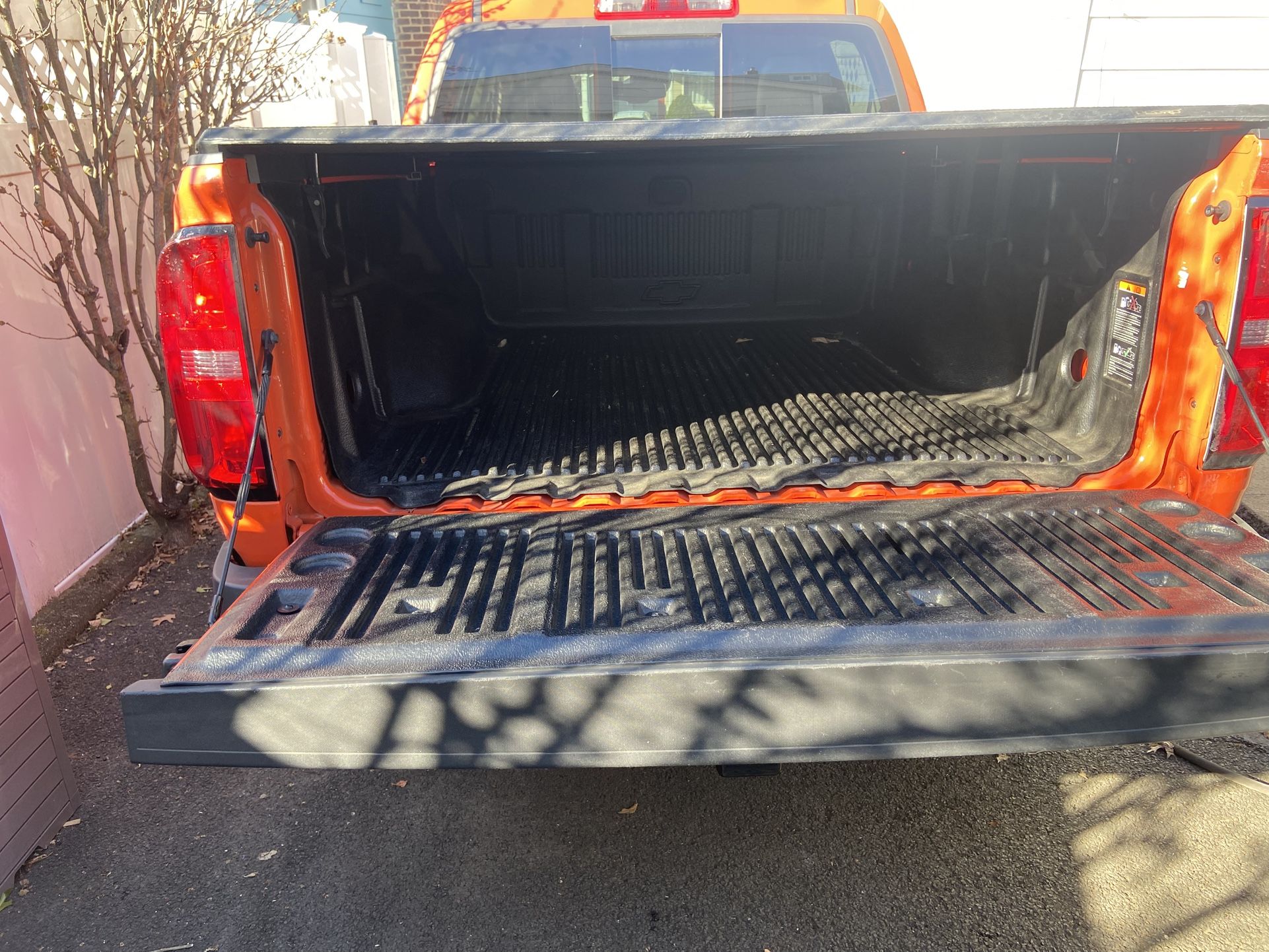 2021 Chevy Colorado Bed Liner and Bed Cover