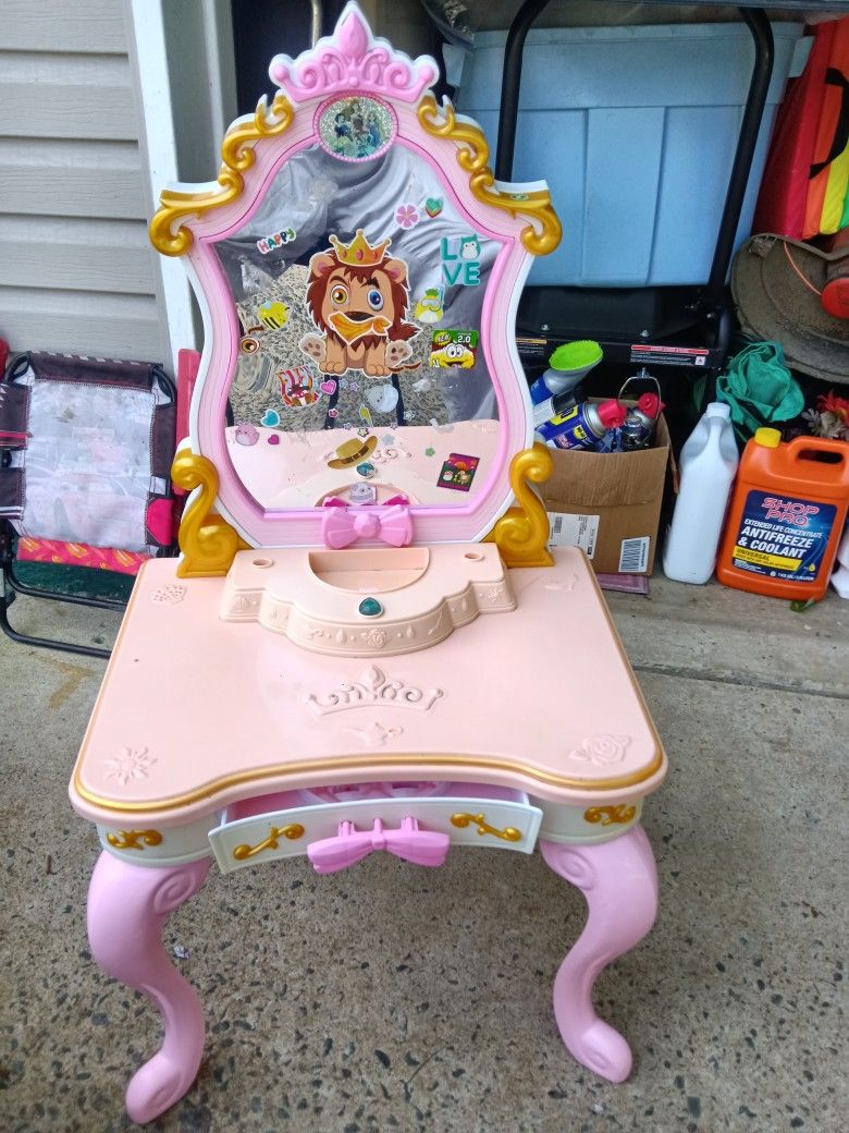 Little Girls Musical Vanity Set