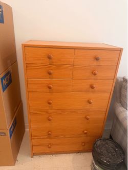 9-Drawer Solid Wood Dresser – Great Condition