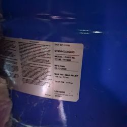 Water Worker model HT-86 or HT86B vertical pre-charged well pressure tank. 