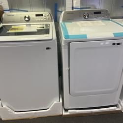 Samsung White Washer And Gas Dryer Set 