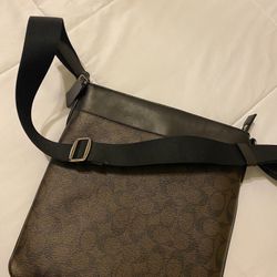 Coach Charles crossbody Bag For men Or women