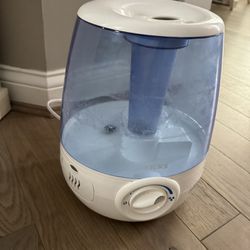 Vick’s Electric Room Humidifier in good shape!  