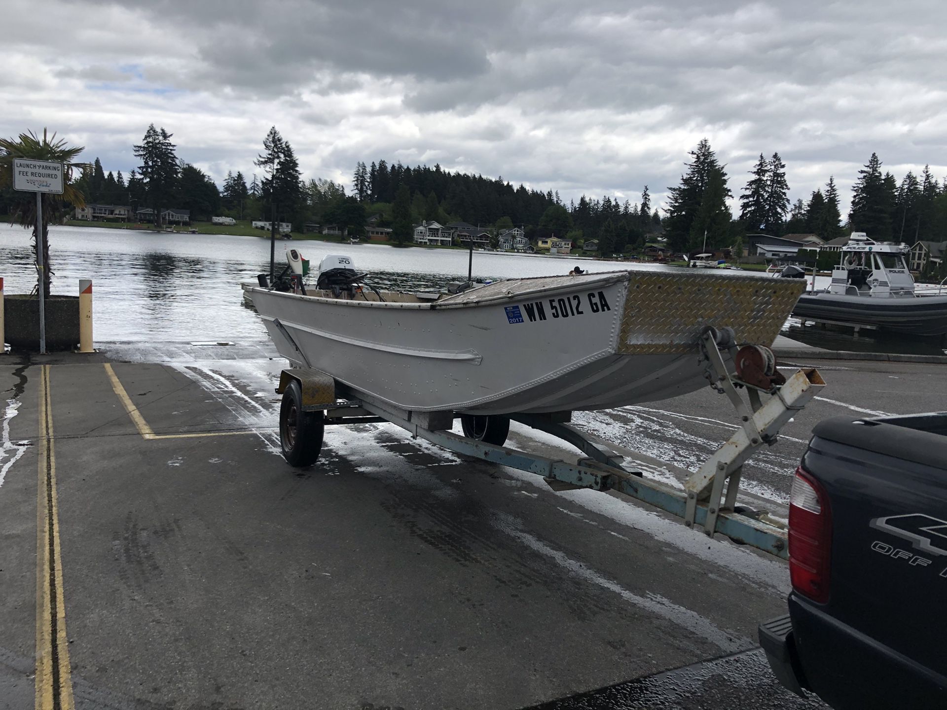 15.5+ foot aluminum sled boat 20hp yamaha 4 Stroke and trailer