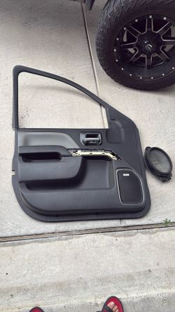 2014-2018 GMC Driver Door Interior Panel