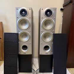 Energy connoisseur C-5  Speakers Made in Canada