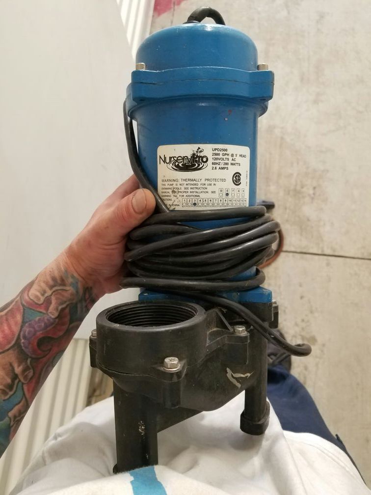 Nursery pro upd 2500 Gph pump