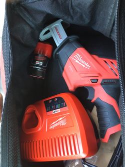 Milwaukee Hackzall cordless saw Kit