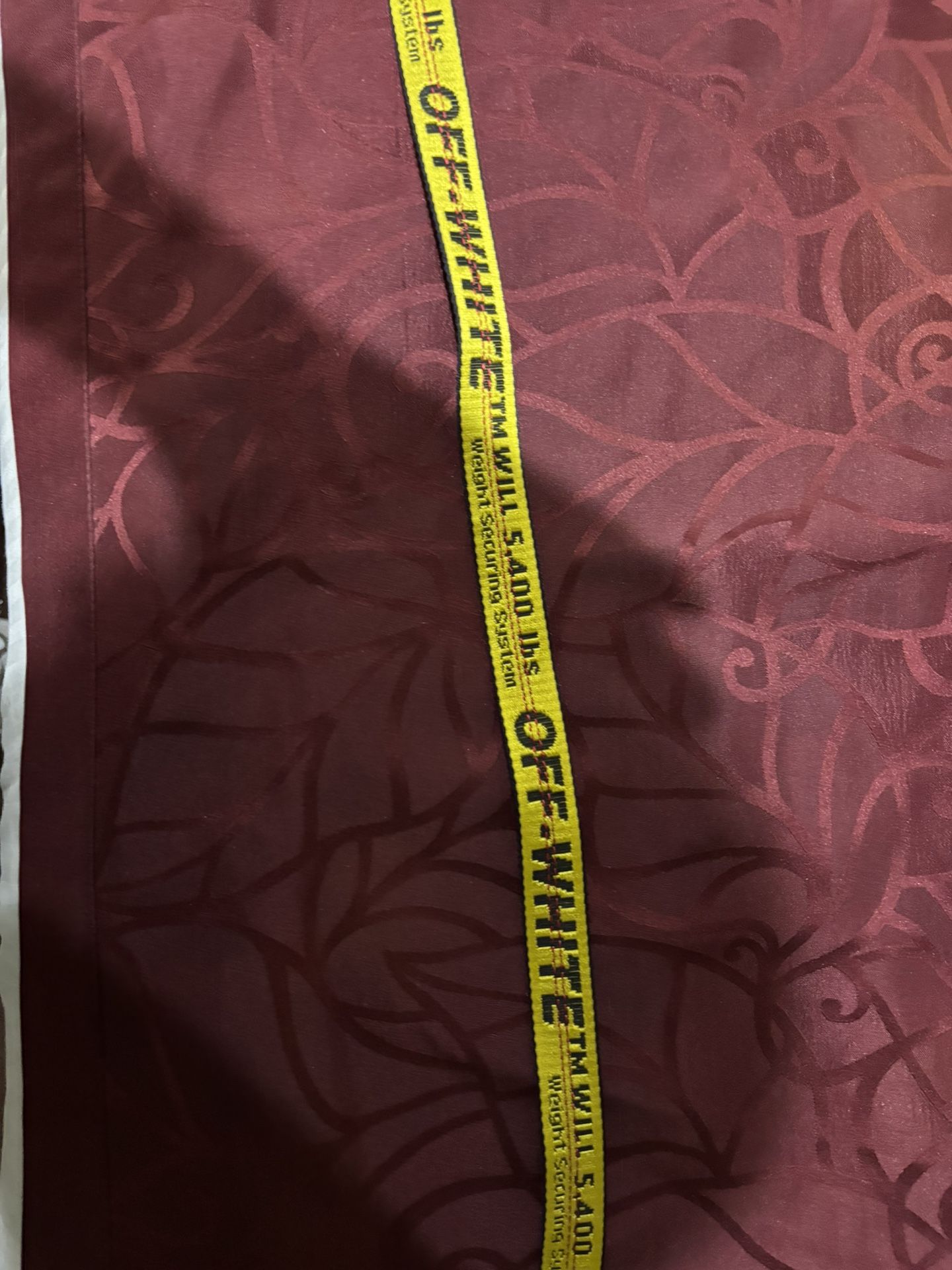 “OFF WHITE”