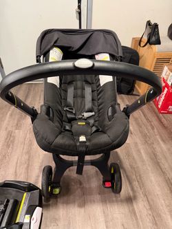 Doona stroller and base